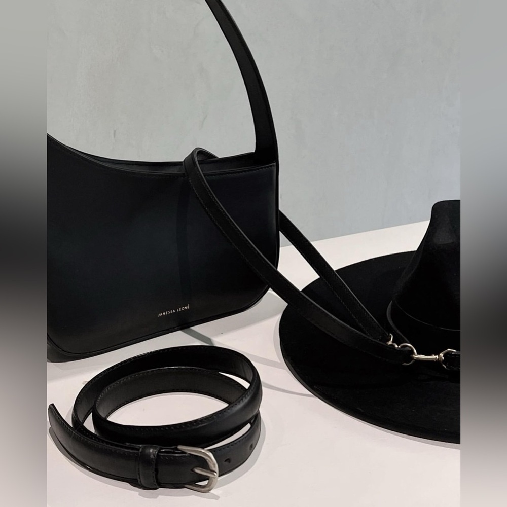 Janessa Leone Hat Carrier